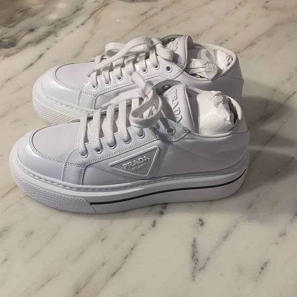 I’m selling my lasted style white Prada size 37/50and I wear size 38 - Picture 1 of 4